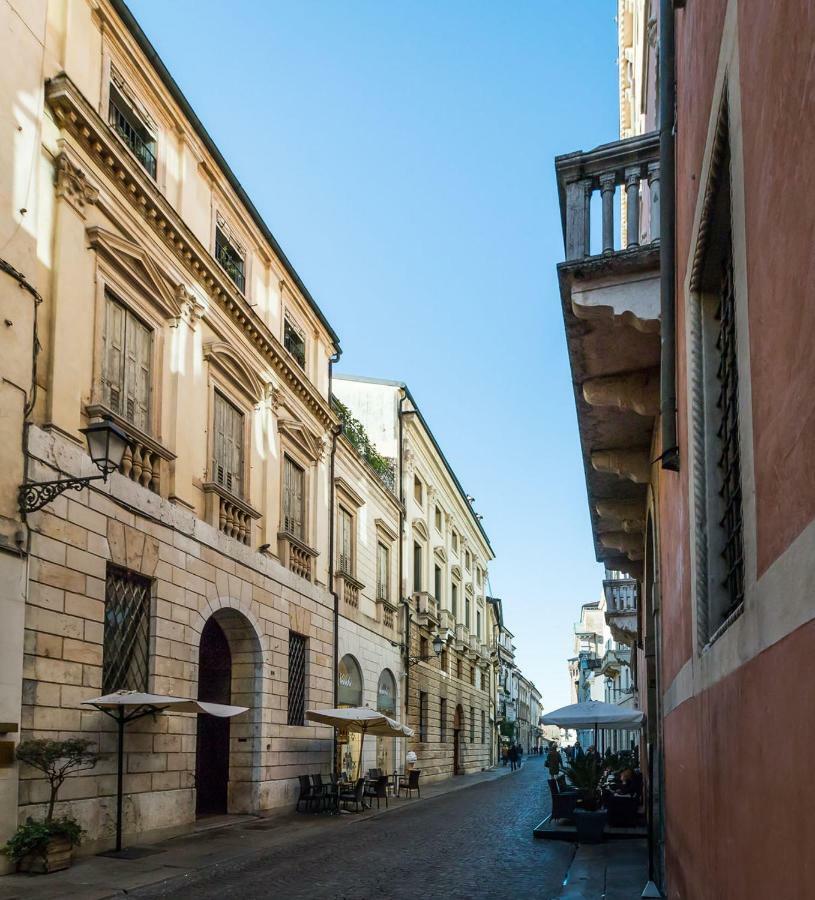 Отель Le Stanze Del Corso Виченца Экстерьер фото