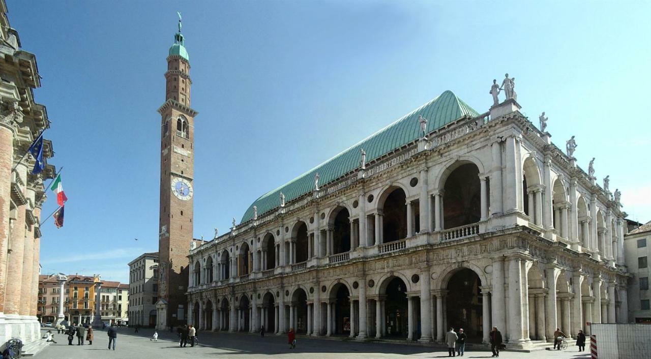 Отель Le Stanze Del Corso Виченца Экстерьер фото